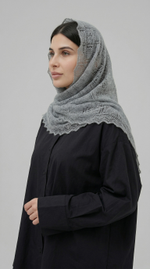 Оренбургский пуховый платок-косынка П3-130184-03 серый