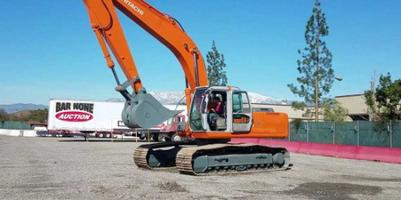 Экскаватор гусеничный Hitachi ZX 270 LC-3