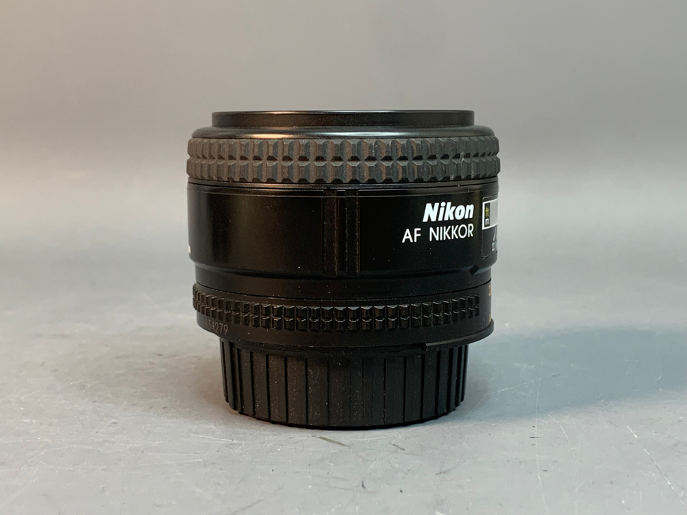 Nikon AF Nikkor 35mm f/2D