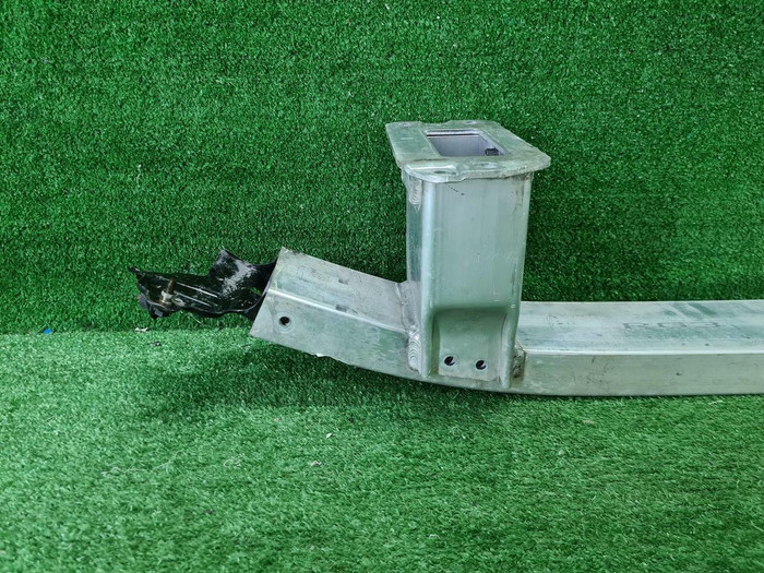 Усилитель передний Genesis G80 2 (2020-н.в.)