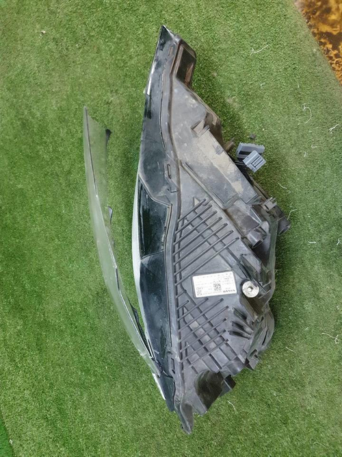 Битая Фара левая Volvo XC60 2 (2017-2021) LED