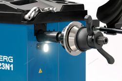 NORDBERG (4523N1B) Станок балансировочный с автоматическим вводом 2-х параметров, лазером и автостопом