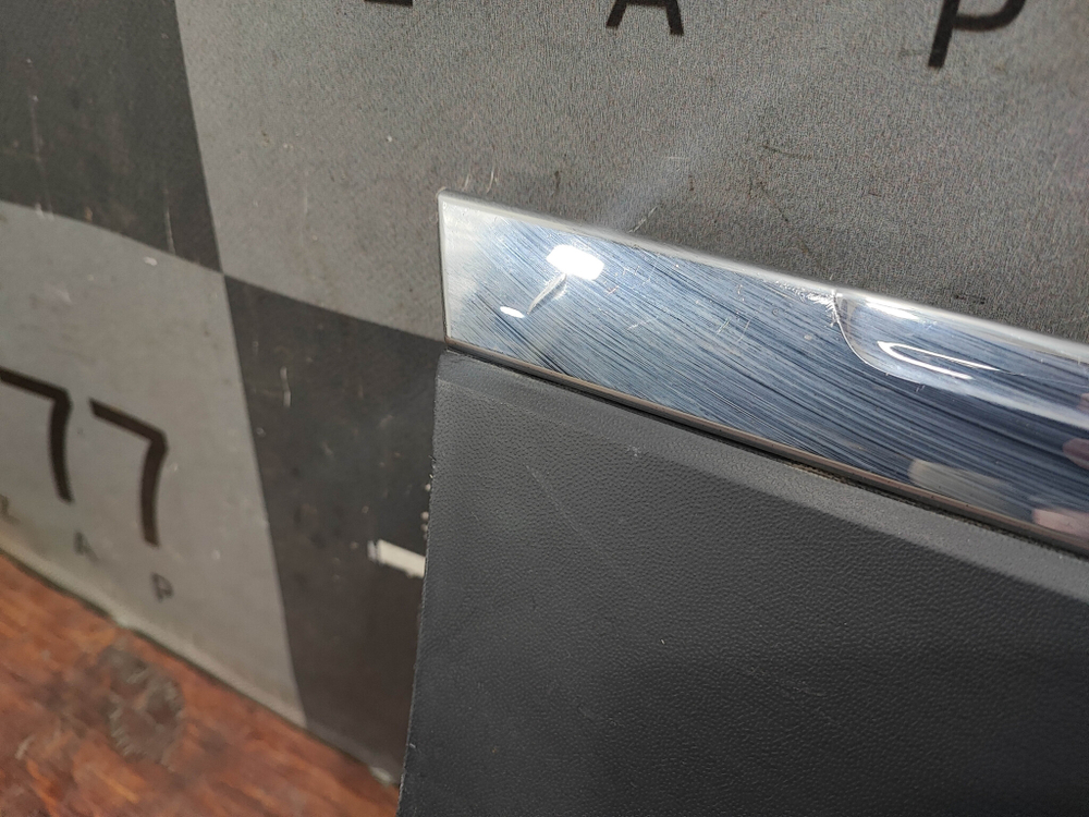 Накладка двери задней правой Volkswagen Tiguan 2 16-нв Б/У Оригинал 5NA854950AF