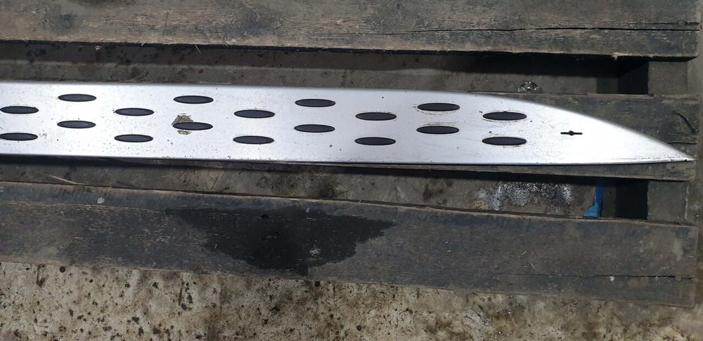 Накладка подножки левой Mercedes GLE (W166) 11-18 Б/У Оригинал A1666980348