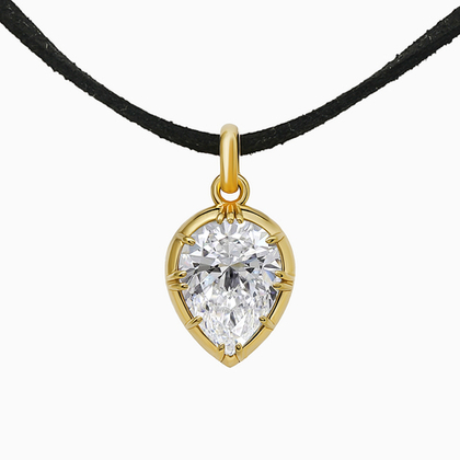 Позолоченный кулон «Капля» с прозрачным цирконом.