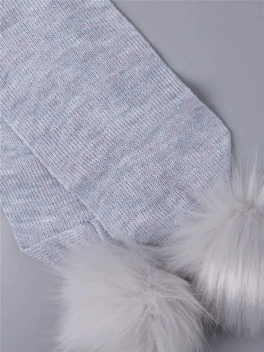 Шарф зимний вязаный с помпонами для детей