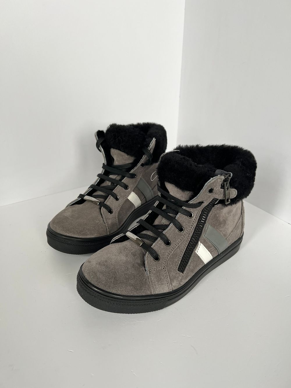 Ботинки новые Dior, 33