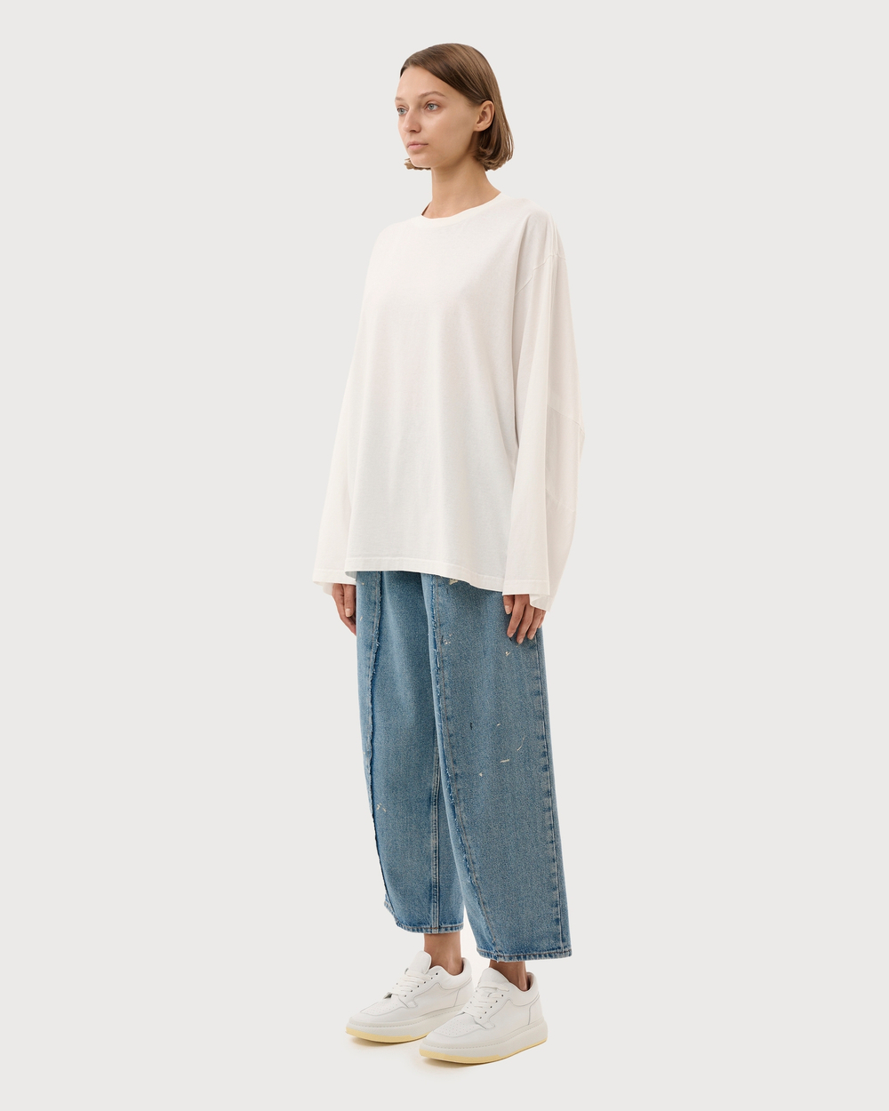 MM6 MAISON MARGIELA ДЖИНСЫ ЖЕНСКИЕ УКОРОЧЕННЫЕ СВОБОДНОГО КРОЯ ГОЛУБЫЕ