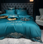 Постельное белье Сатин Гладкокрашеный Вышивка Делюкс на резинке DHCR003