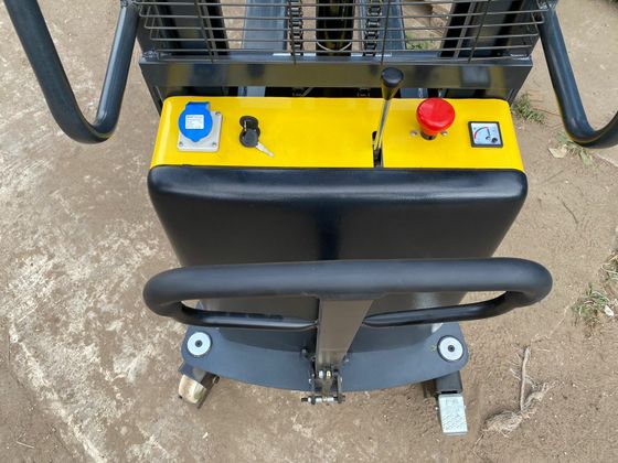 Электрический штабелер Kezga Semi Electric 1530