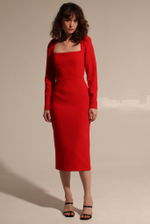 Платье-футляр каре