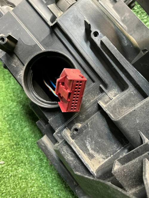 Фара левая Audi Q3 (2011-2014) ксенон