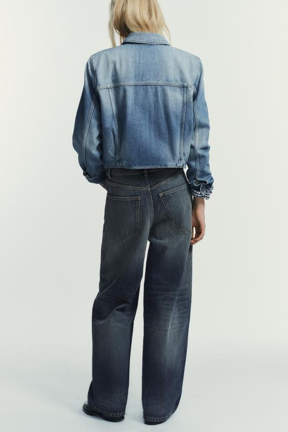 ZARA ДЖИНСЫ TRF СО СРЕДНЕЙ ПОСАДКОЙ И ОТВЕРНУТЫМ ПОЯСОМ, СИНИЙ