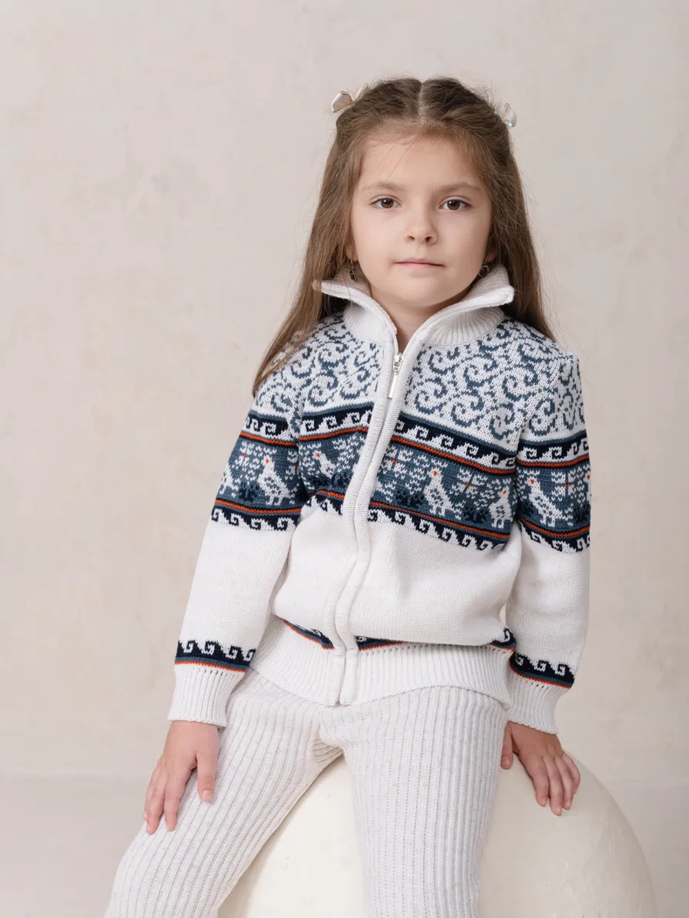 Кофта вязаная на молнии " Птичка"