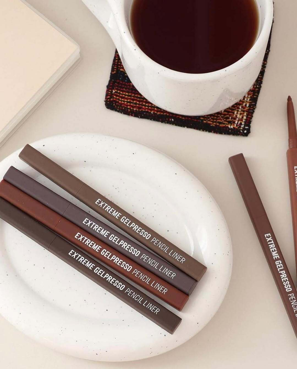 CLIO EXTREME GELPRESSO PENCIL LINER - подводка-карандаш для глаз
