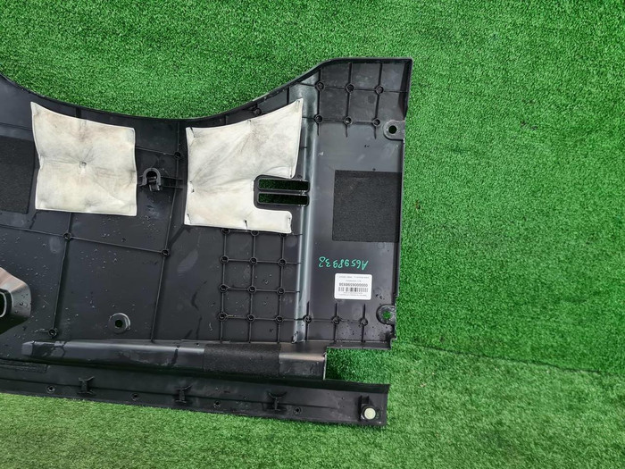 Кожух замка капота правый Hongqi H9 (2020-н.в.)