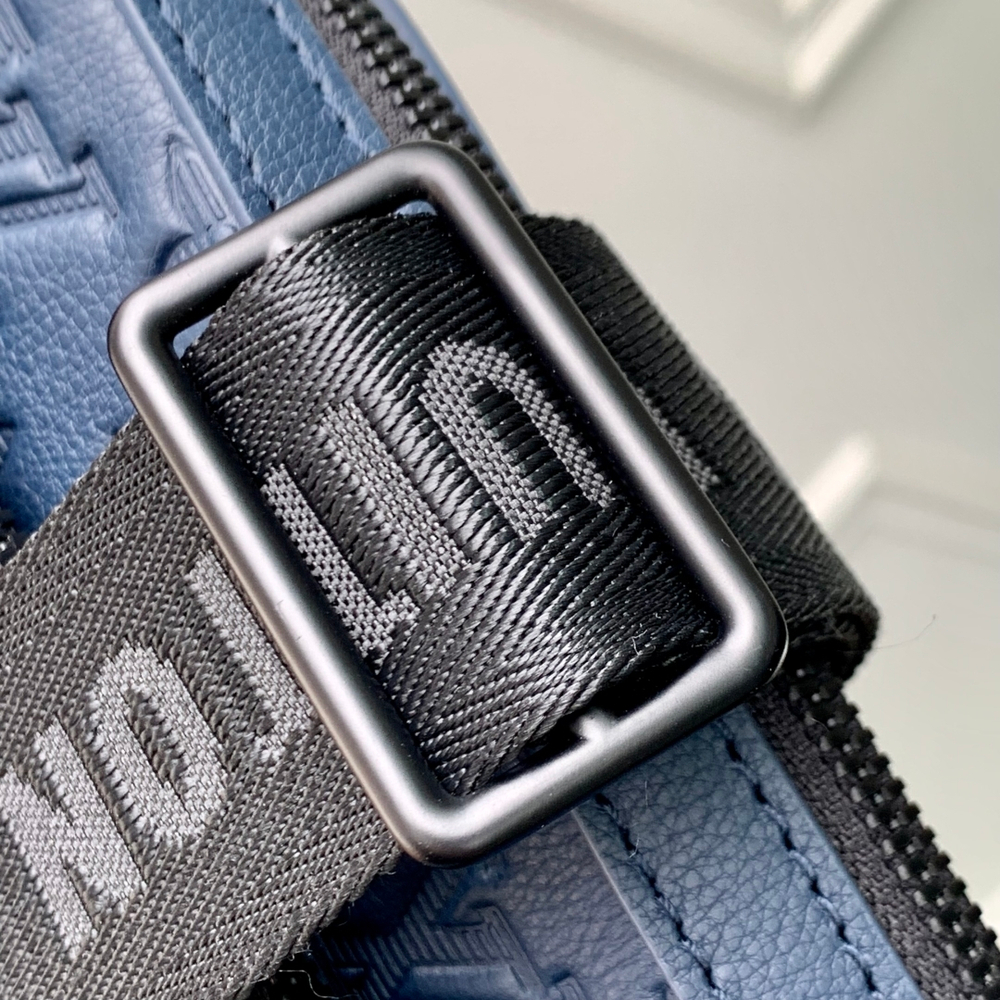 Louis Vuitton Trio Messenger