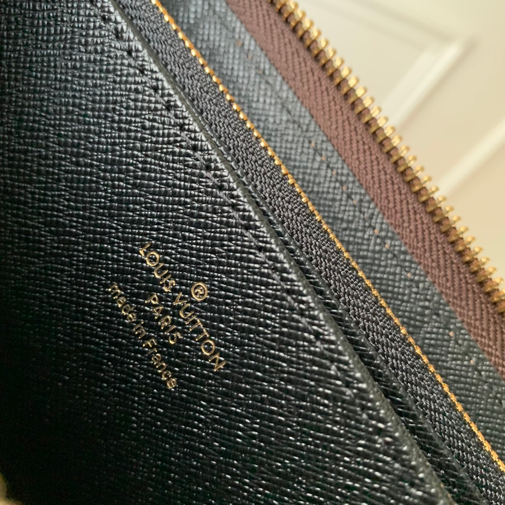 Louis Vuitton Zippy Wallet