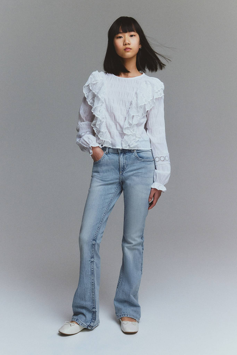 H&M Джинсы Flared Leg с заниженной талией, голубой