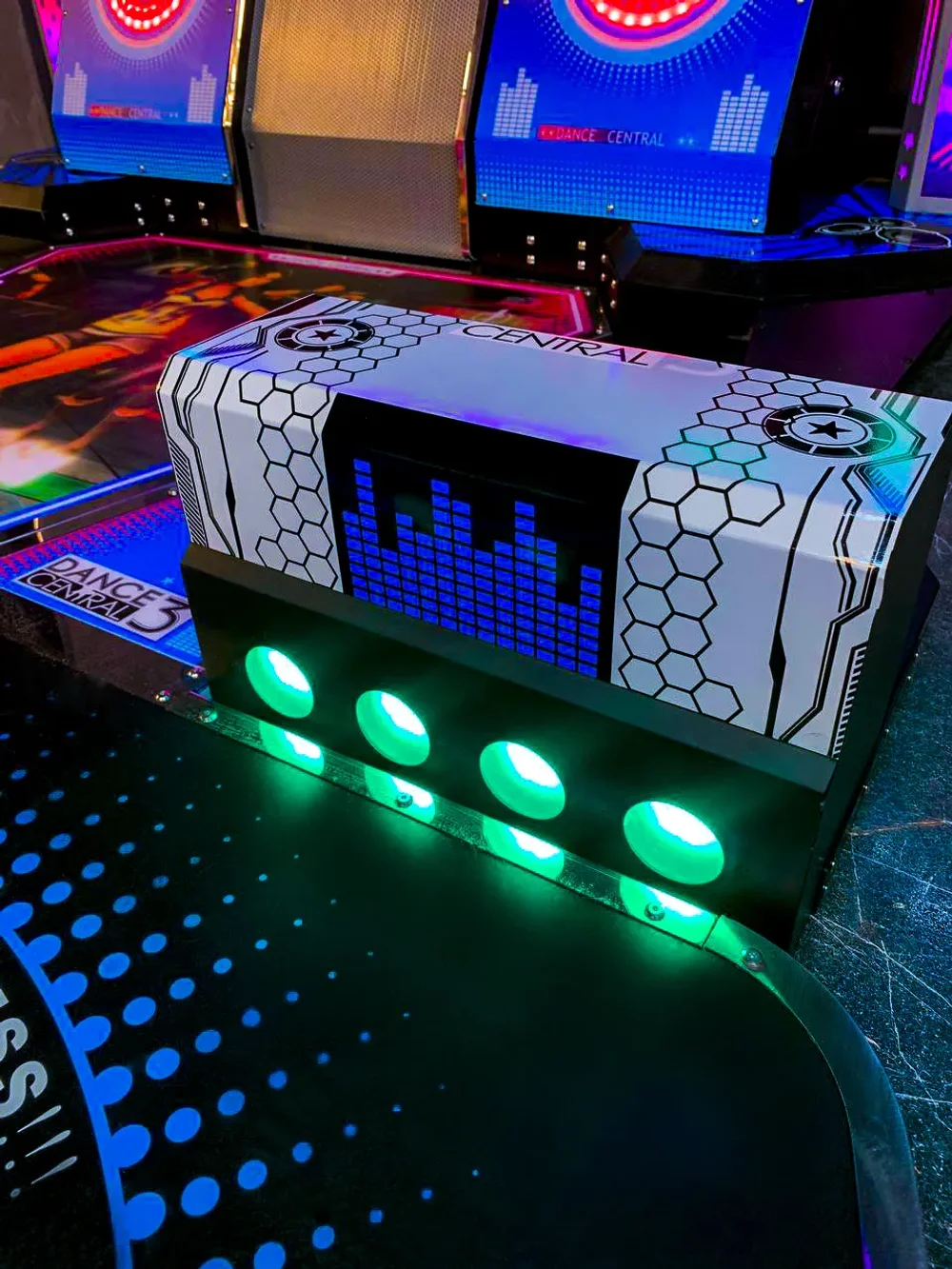 Танцевальный аппарат «Dance Central»