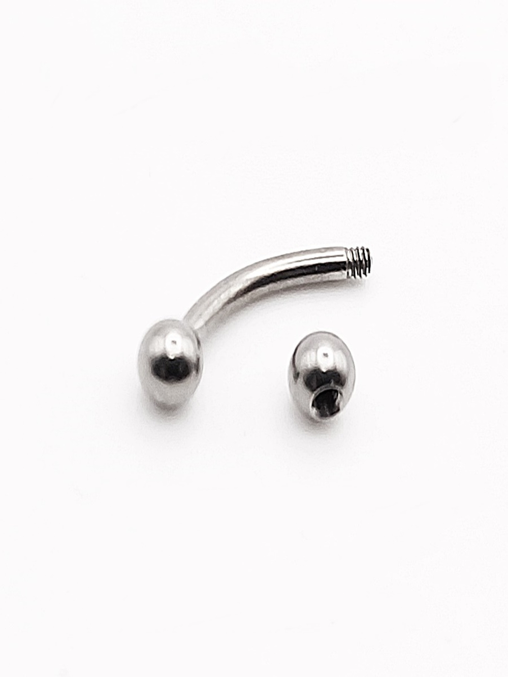 Микробанан 8 мм толщиной 1,6 мм с шариками 3 мм. Медицинская сталь. 1 шт