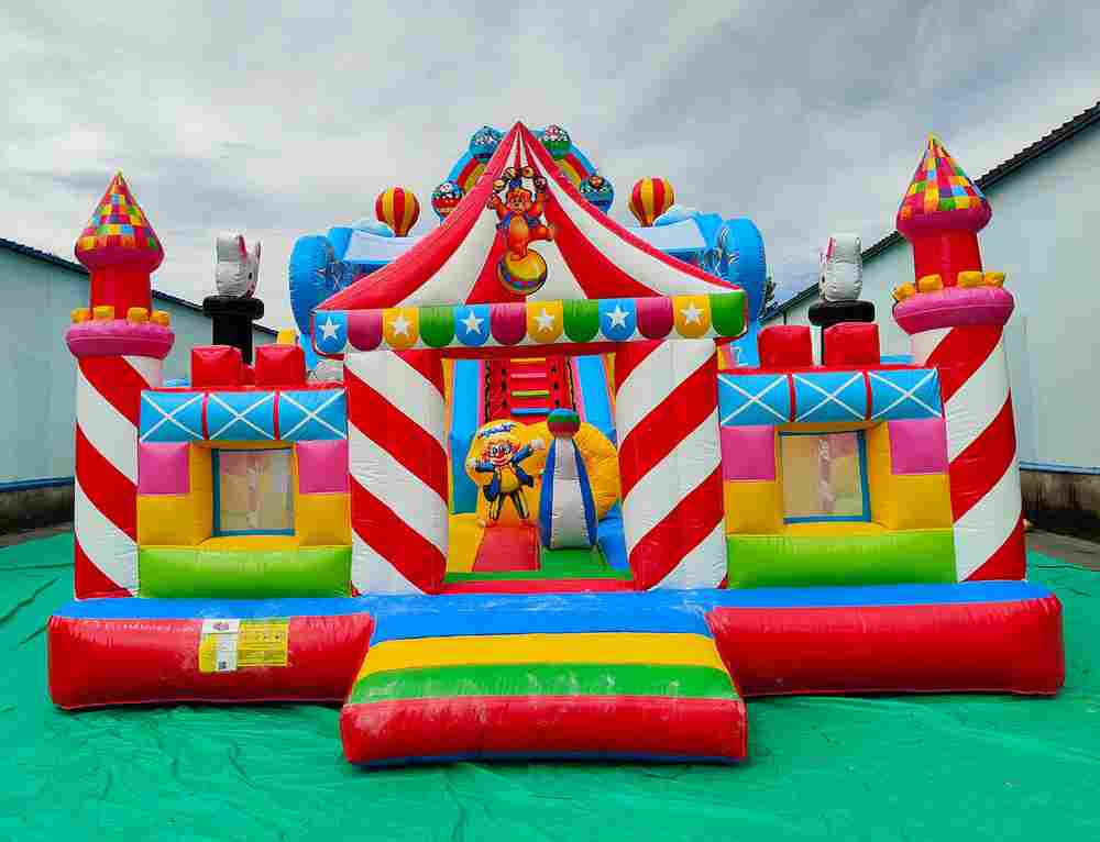 Коммерческий надувной батут «Парк развлечений 2» 10*6*6 м