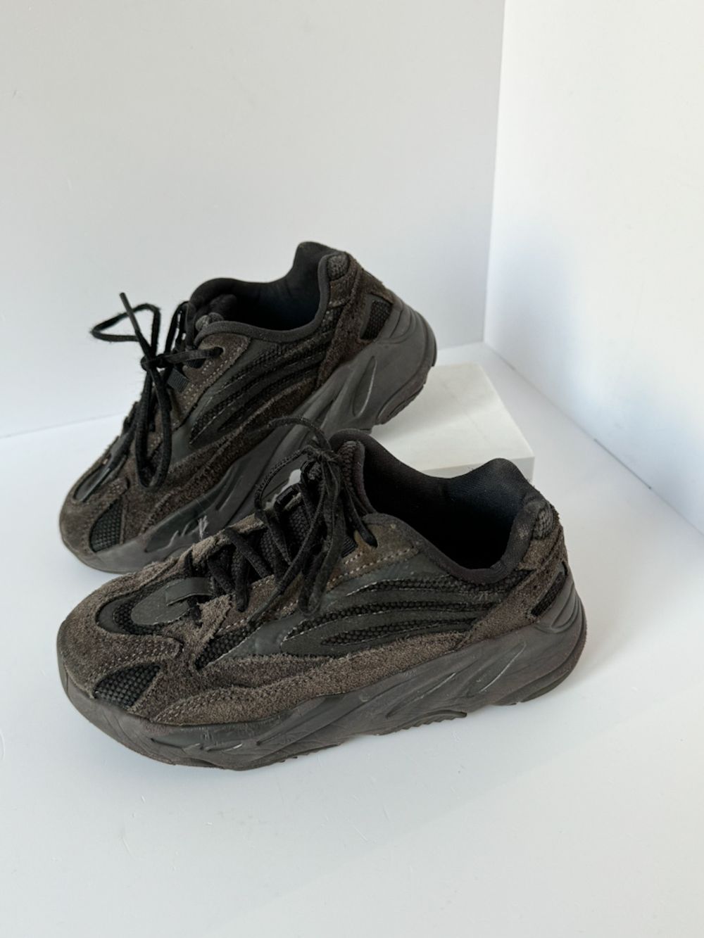 Кроссовки Adidas YeeZy, 28