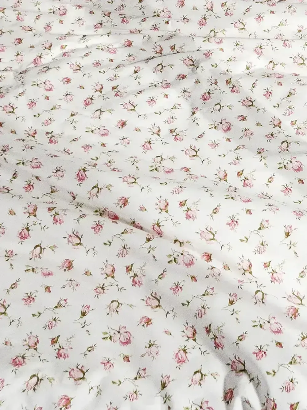 Декоративная наволочка с рюшами, оборками "Розовые бутоны" 50х70 см, 1 шт, без молнии