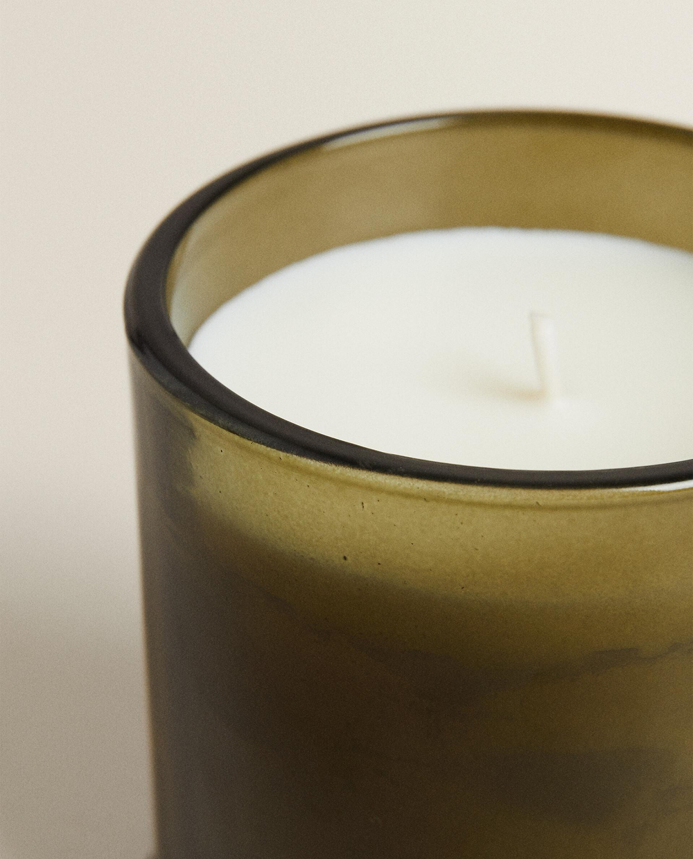 Zara Home Свеча ароматическая Basilicum 350 г, растительный воск, аромат свежий цитрусовый, Горчичный