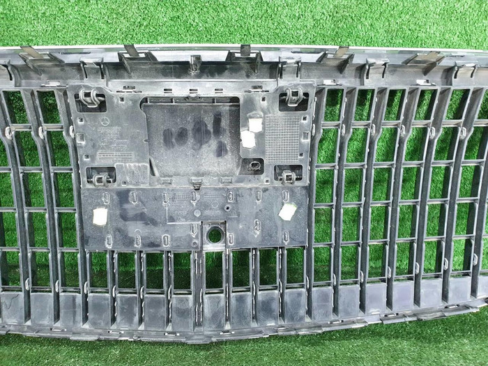 Решетка радиатора Mercedes S W223 (2020-н.в.) Maybach