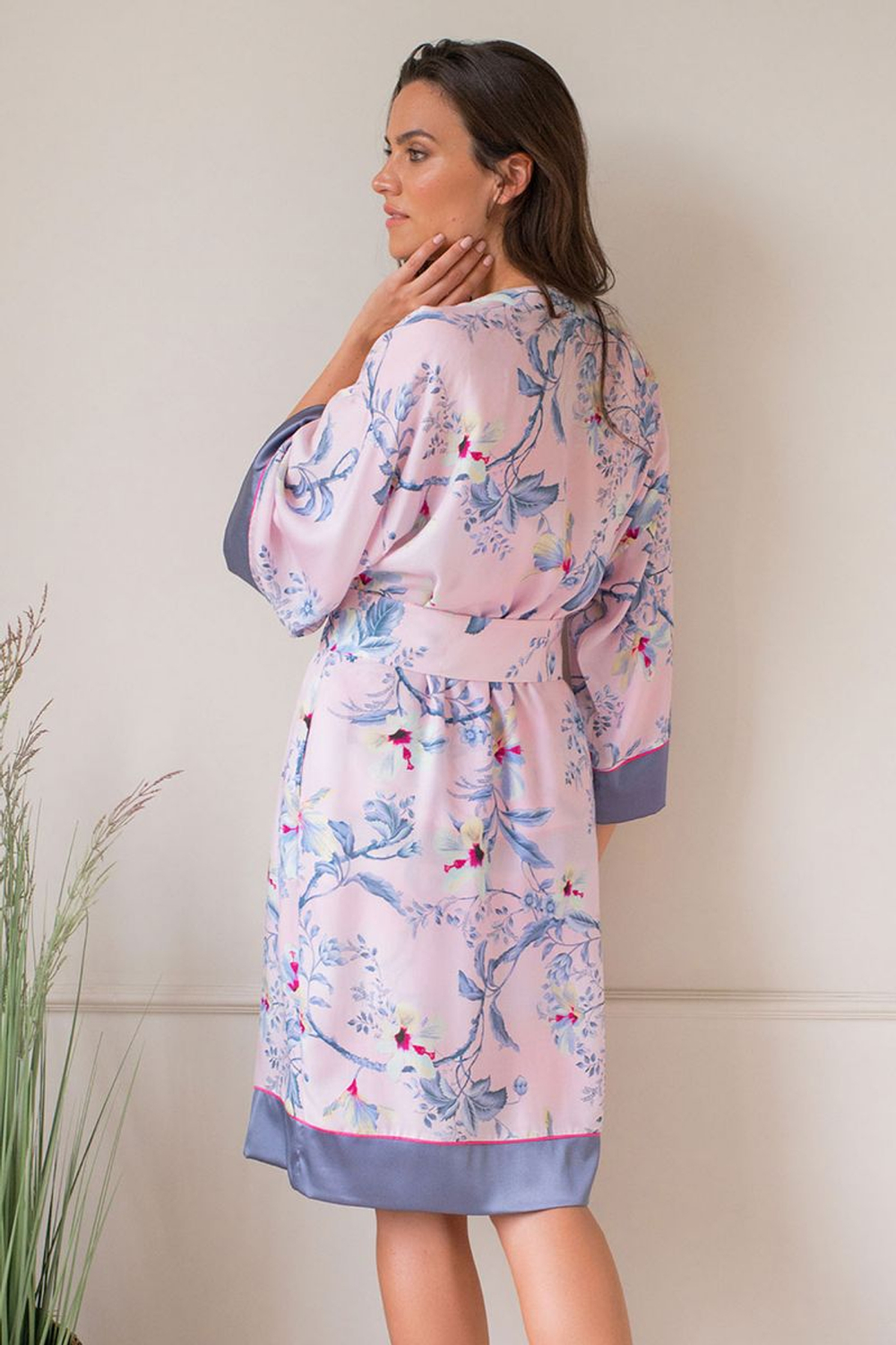 Элегантный халат-кимоно из вискозы с цветочным принтом (Размер: XL-XXL) (Цвет: сиреневый)