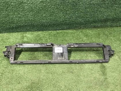 Кронштейн решетки радиатора Audi A5 2 8W (2016-2020)