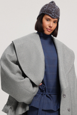 Вязаная шапка-шлем