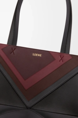 Loewe Средняя складная сумка-тоут Puzzle Fold из телячьей кожи наппа, черный