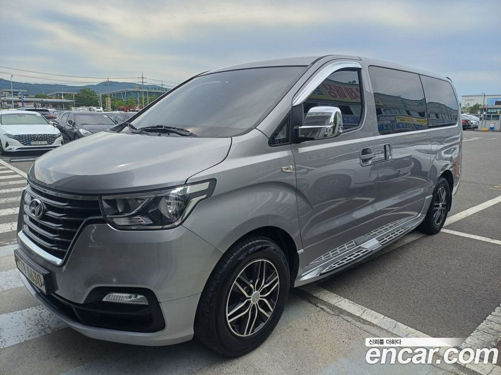 Hyundai The New Grand Starex Van 3-х местный (04.2021)