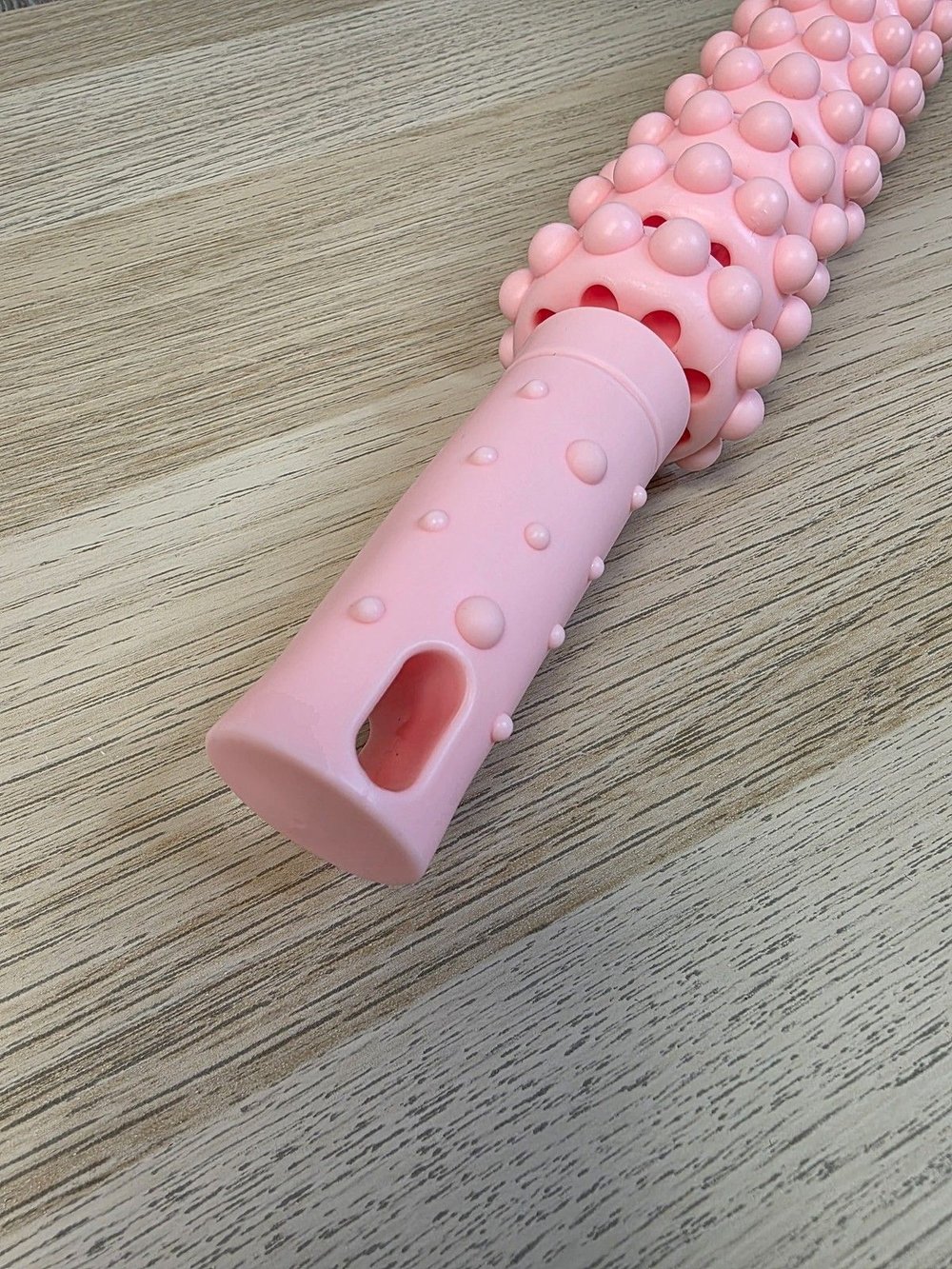 Ручной роликовый массажер для тела 38 см розовый (0038-2)