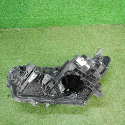 Фара правая Toyota RAV4 4 CA40 (2015-2019) LED (в пленке)