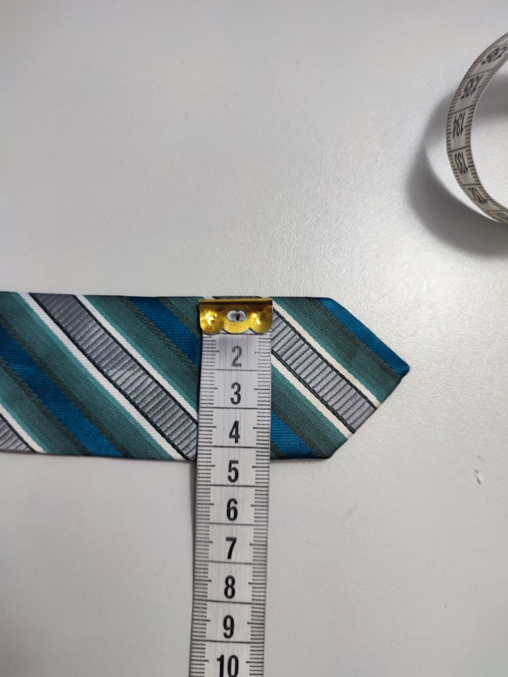 Галстук в полоску