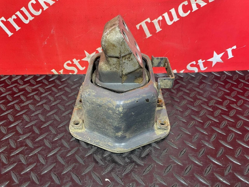 Подушка двигателя задняя