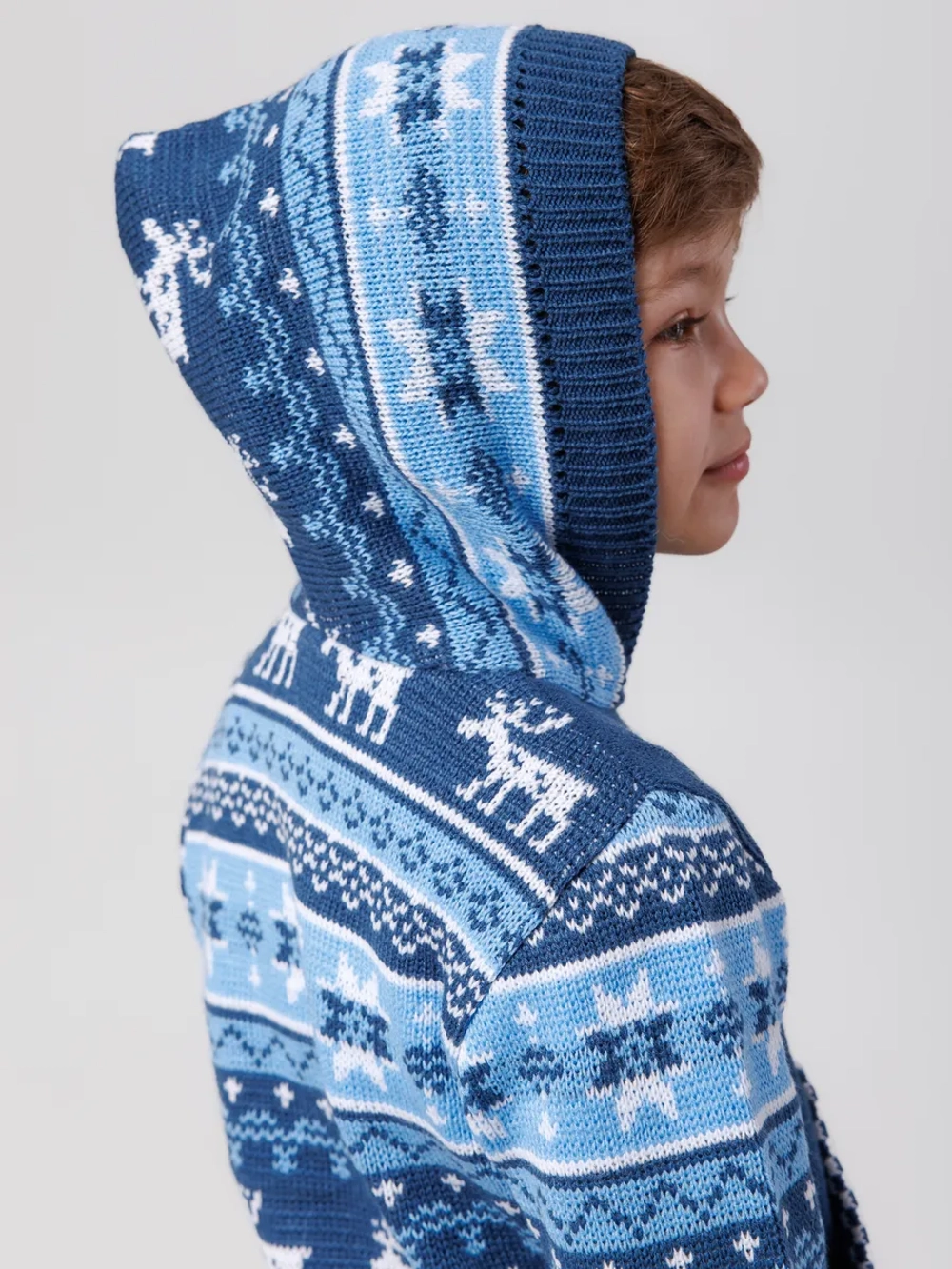 Кофта вязаная на молнии с капюшоном