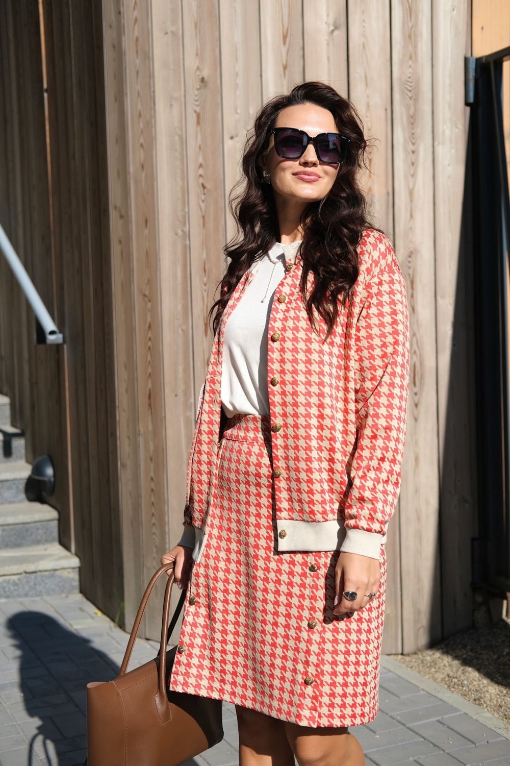 Костюм с бомбером и юбкой