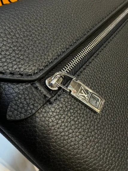 Сумка Louis Vuitton Mylockme черный