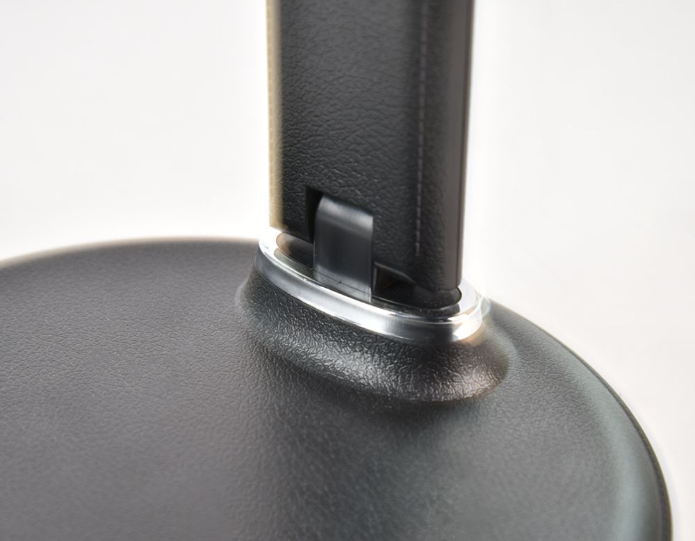 Ambrella Светодиодная настольная лампа с беспроводной зарядкой Desk DE521