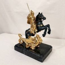 Настольный сувенир "Георгий Победоносец" в футляре