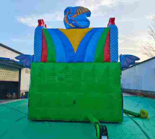 Коммерческий надувной батут «Драконы в тропиках», 8*4*5 м