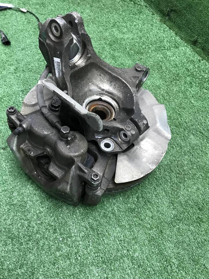 Кулак передний правый LR Discovery Sport (19-нв)