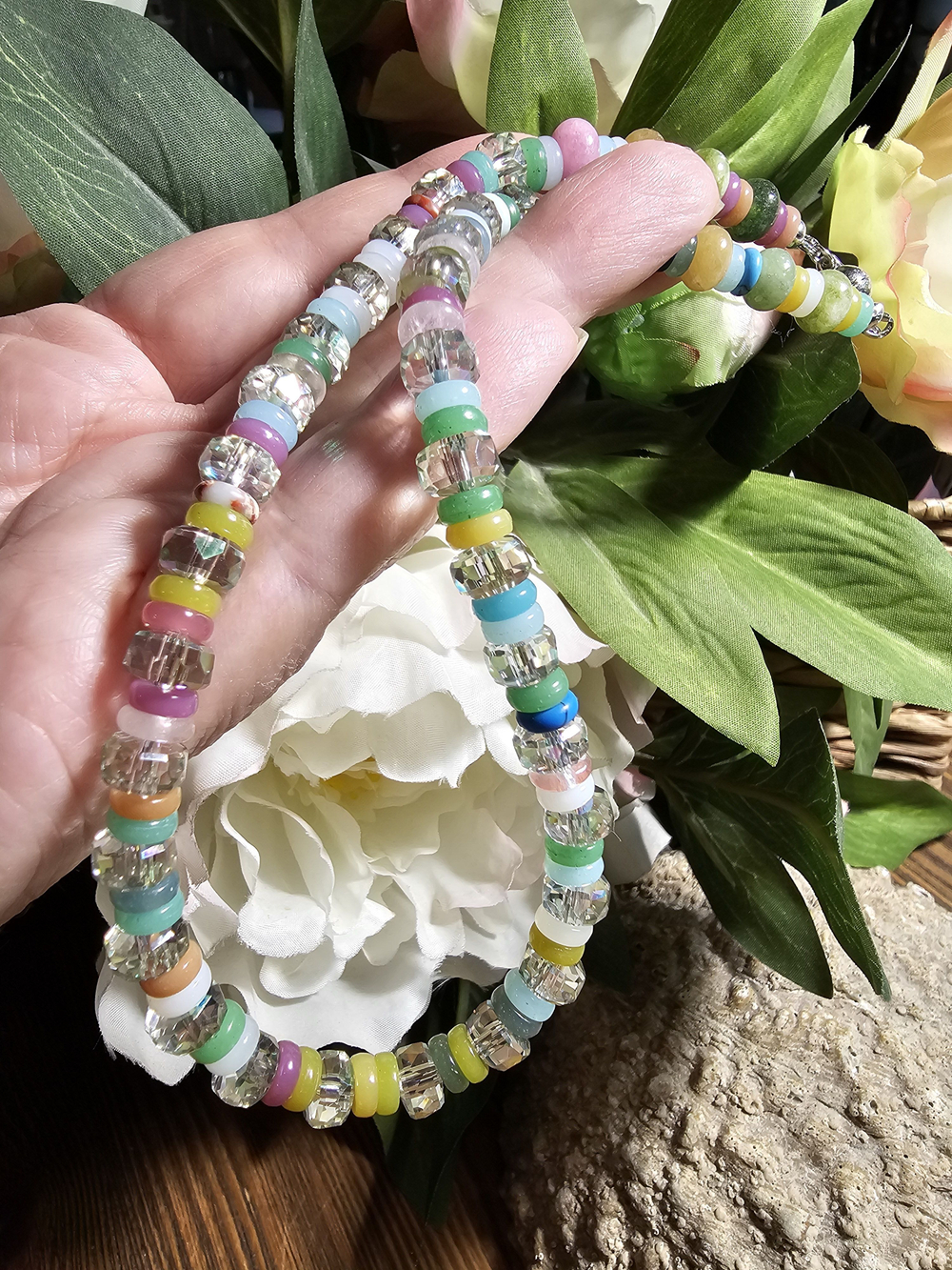 Колье ручной работы из ассорти натуральных камней и хрусталя "Ассорти"