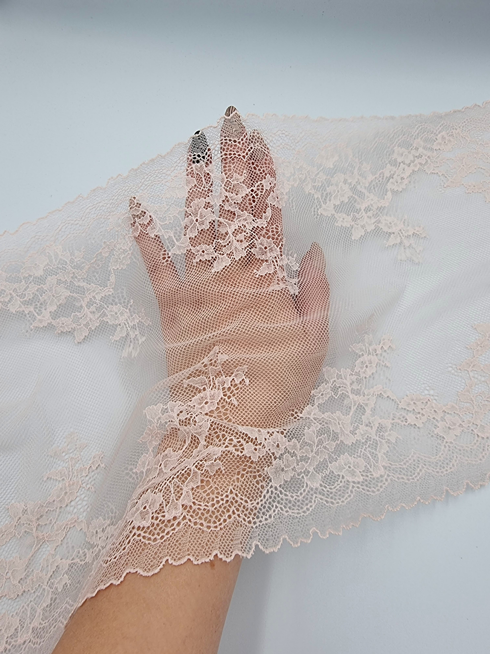 Кружево эластичное пудра КС94 (23 см)