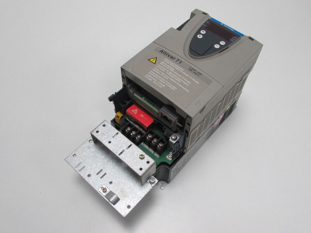 Schneider Electric ATV71HU22N4Z