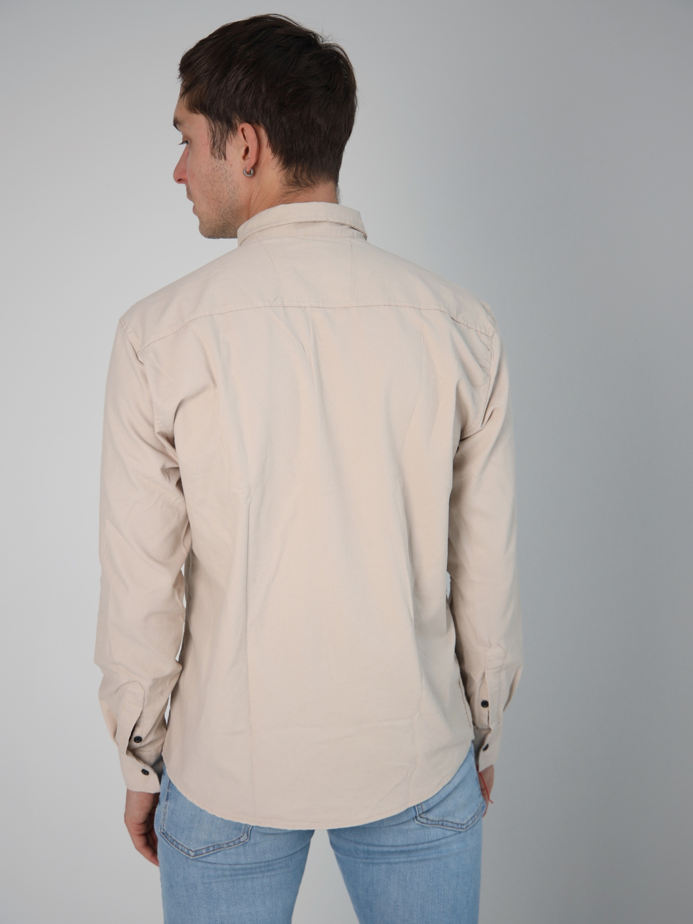 Рубашка Город Горький бежевая с нашивкой